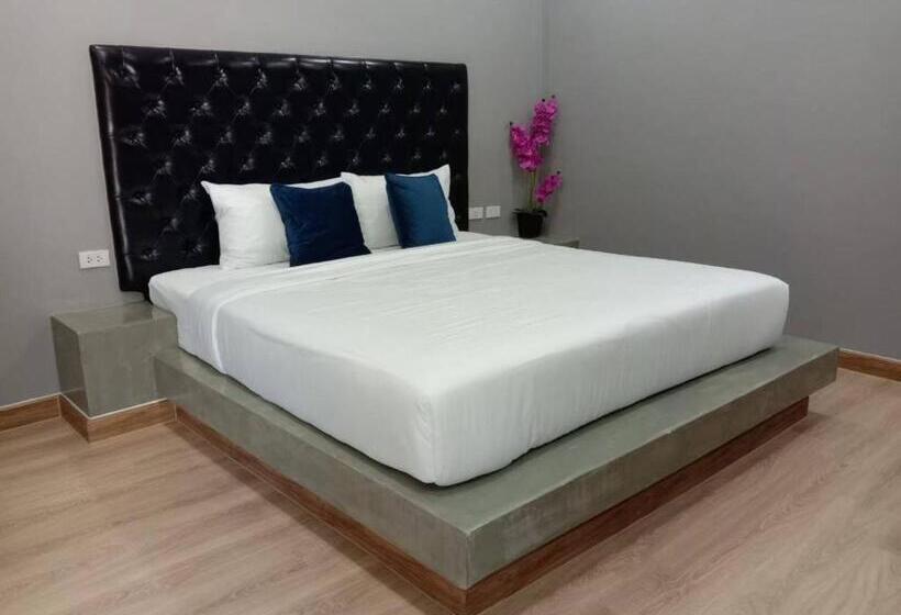 Номер Deluxe Кровать Кинг, Sawasdee​ Buriram​ Resort