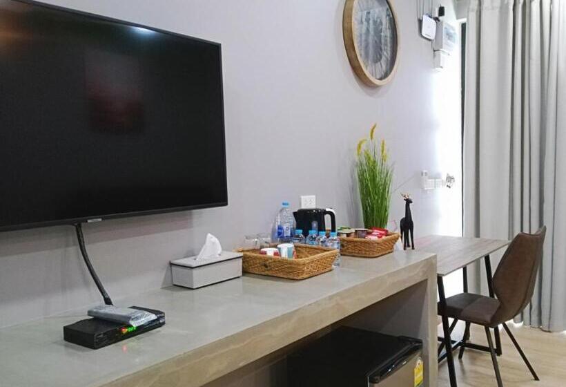 Номер Deluxe Кровать Кинг, Sawasdee​ Buriram​ Resort