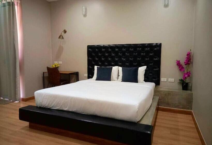 Номер Deluxe Кровать Кинг, Sawasdee​ Buriram​ Resort