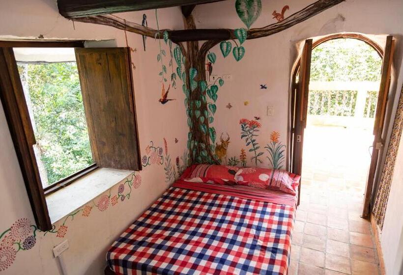 Номер Стандарт Трехместный, El Refugio Hostel Curití