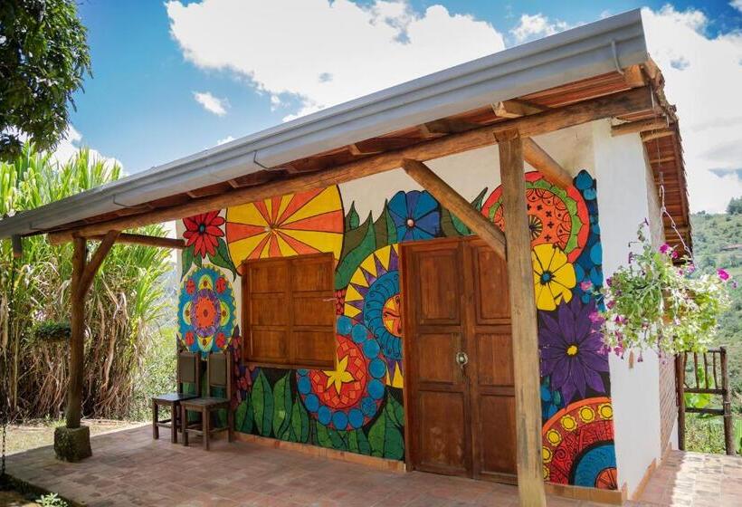 Хижина, El Refugio Hostel Curití