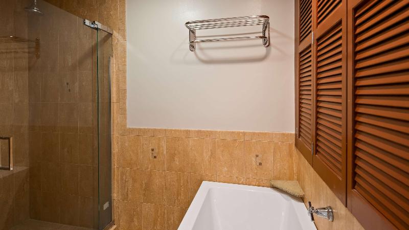 Люкс Кровать Кинг, Best Western Plus Coastline Inn