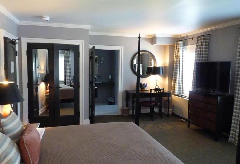 キングサイズベッドのスイートルーム, Colgate Inn