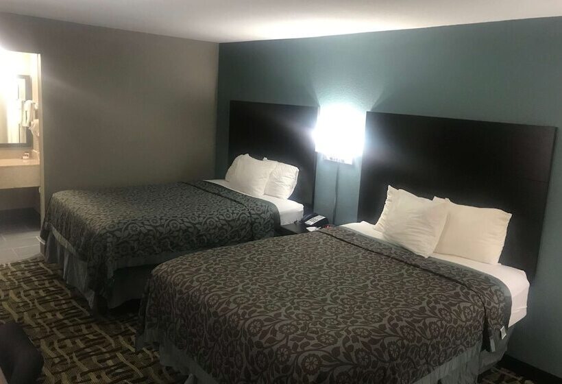 带2个双人床的标准工作室, Days Inn & Suites By Wyndham Collierville Germantown Area