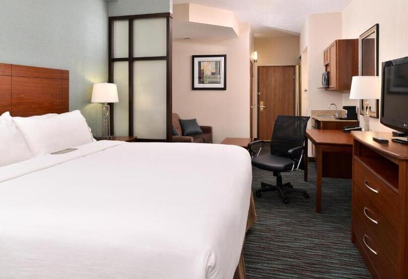 장애인을 위한 킹사이즈 침대 스탠다드 룸, Holiday Inn Express & Suites St Marys, An Ihg