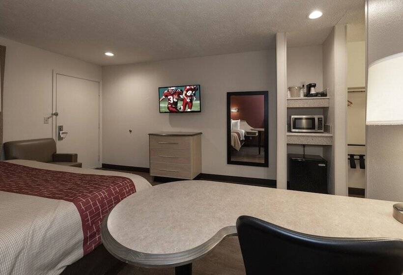 Люкс, Red Roof Inn Indianapolis  Greenwood