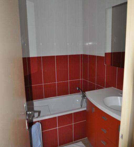 Номер Стандарт, Auberge Des Platanes