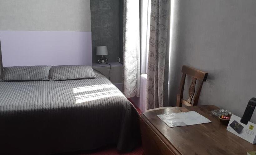 Номер Стандарт Трехместный, Logis Hôtel Le Cor D Argent