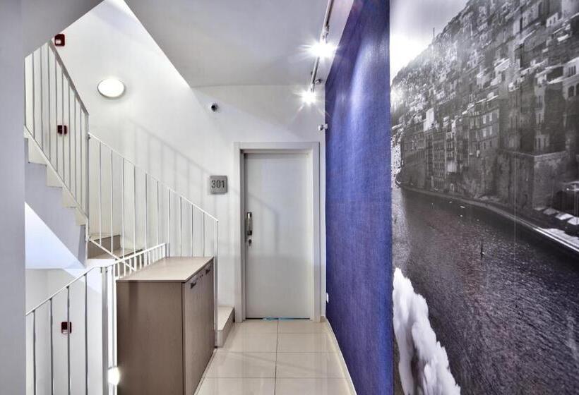 اتاق استاندارد سه تخته با بالکن, Cozy Rooms