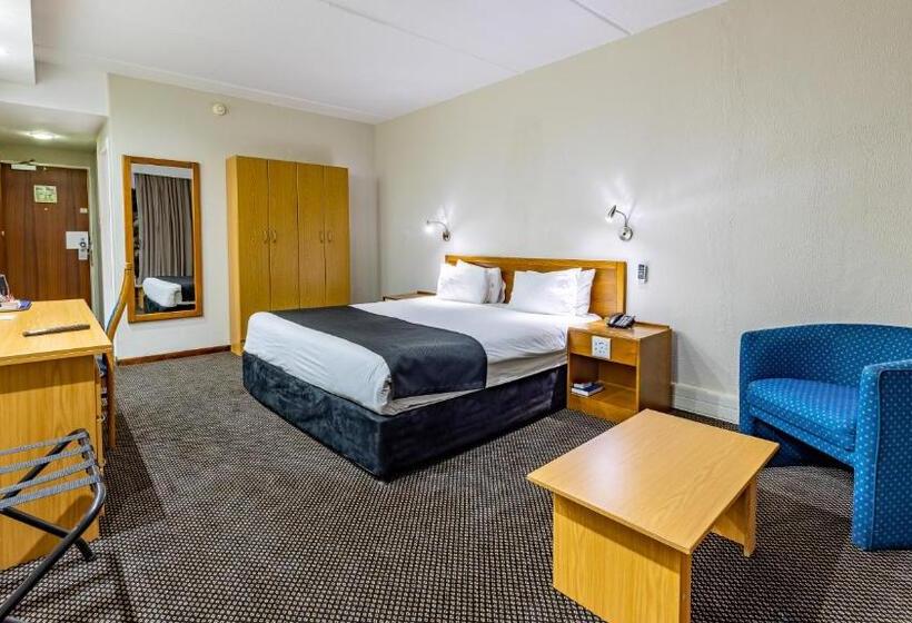 سوییت, African Sky Newcastle Inn