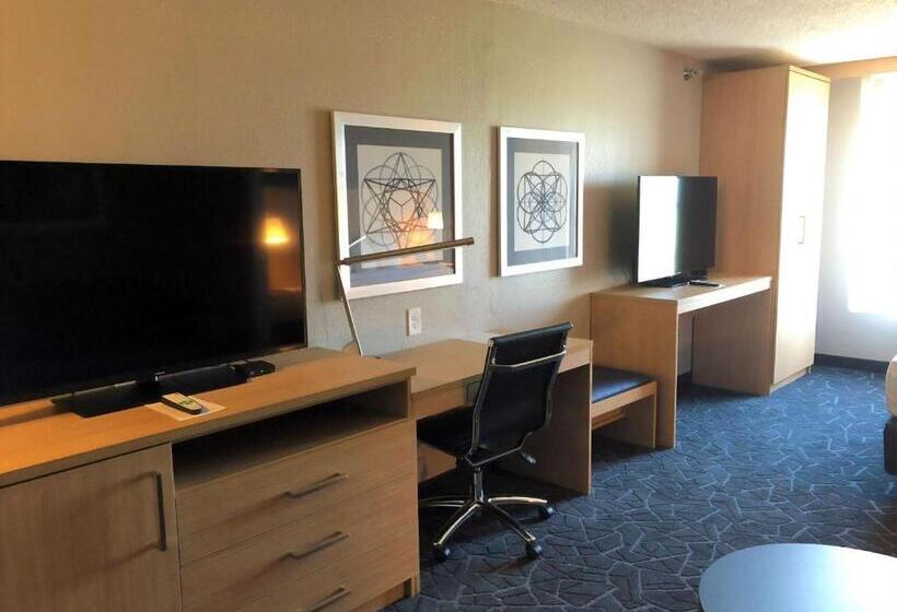 带大床的套房, Best Western Eau Claire South
