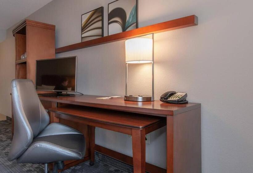 Стандартный Номер Кровать Кинг, Courtyard By Marriott Charlotte Lake Norman