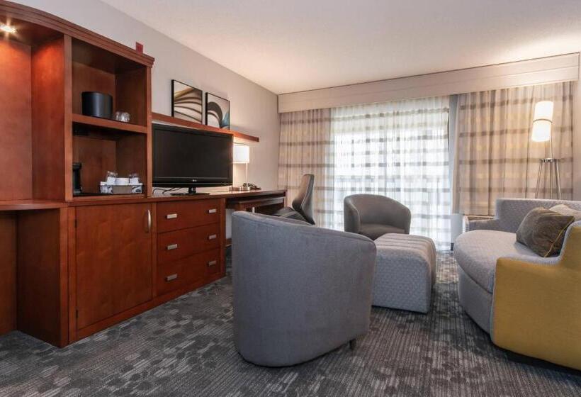 Люкс Кровать Кинг, Courtyard By Marriott Charlotte Lake Norman