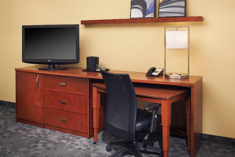 Номер Стандарт, Courtyard St. Louis Westport Plaza