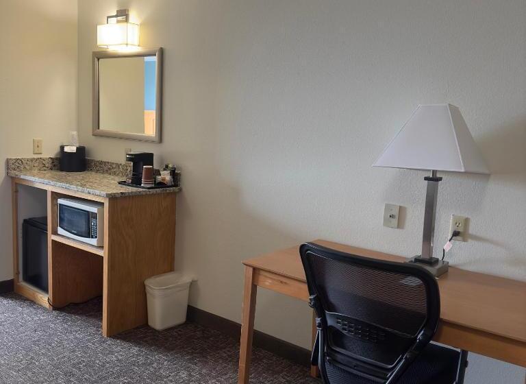 Люкс Кровать Кинг, Duluth Inn & Suites Near Spirit Mountain