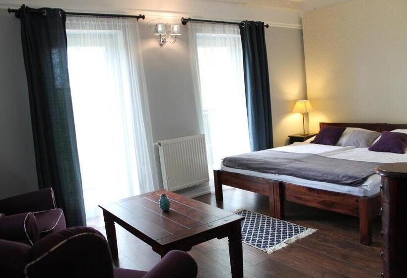 Семейный Номер, Varga Villa