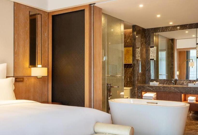 Номер Superior Кровать Кинг, Pullman Changbaishan Resort