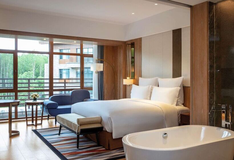 발코니 디럭스 룸, Pullman Changbaishan Resort