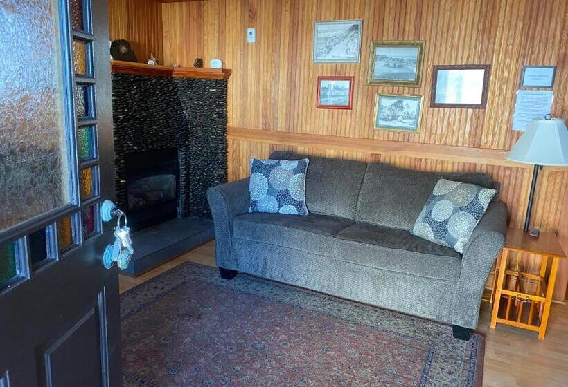 Номер Deluxe, Whistling Winds Motel