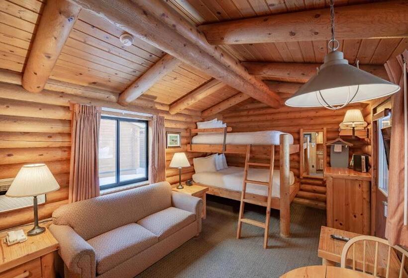 스탠다드 스튜디오, Cowboy Village Resort
