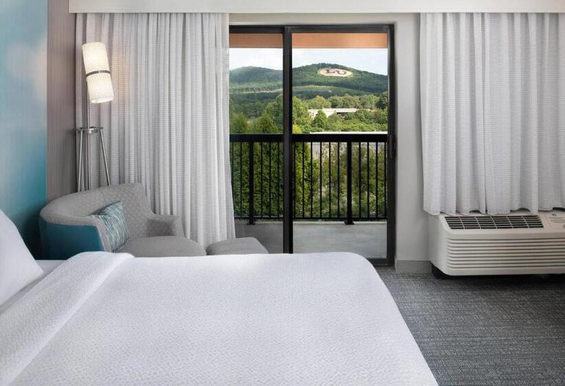 스위트 킹사이즈 침대, Courtyard By Marriott Lynchburg