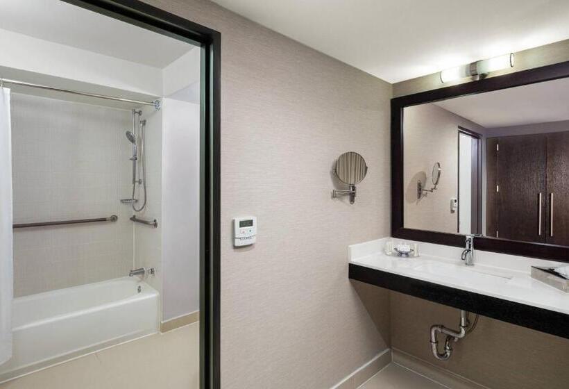 سوئیت با تخت بزرگ, Courtyard New York Manhattan/times Square
