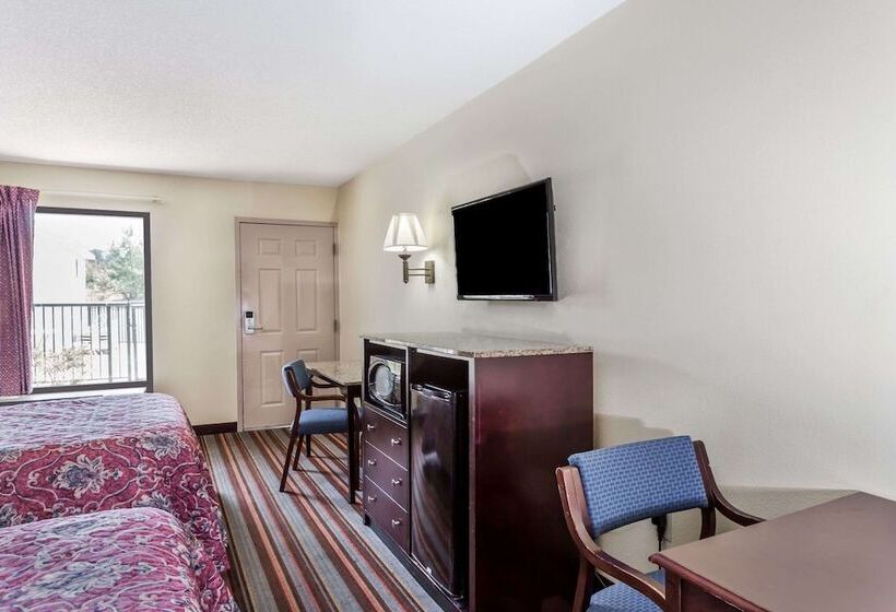 Номер Стандарт 2 Двуспальные Кровати, Days Inn By Wyndham Sanford
