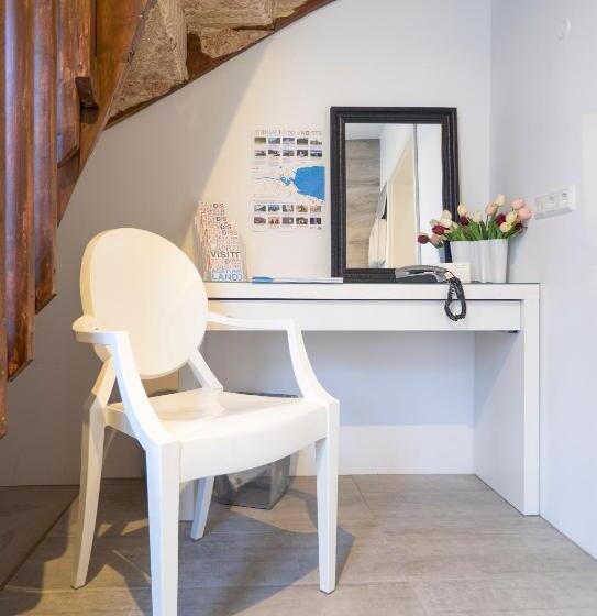 اتاق کلاسیک سه تخته, Við Lónið Guesthouse