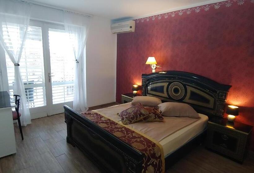 اتاق استاندارد با بالکن و چشم‌انداز دریا, Villa Senegačnik