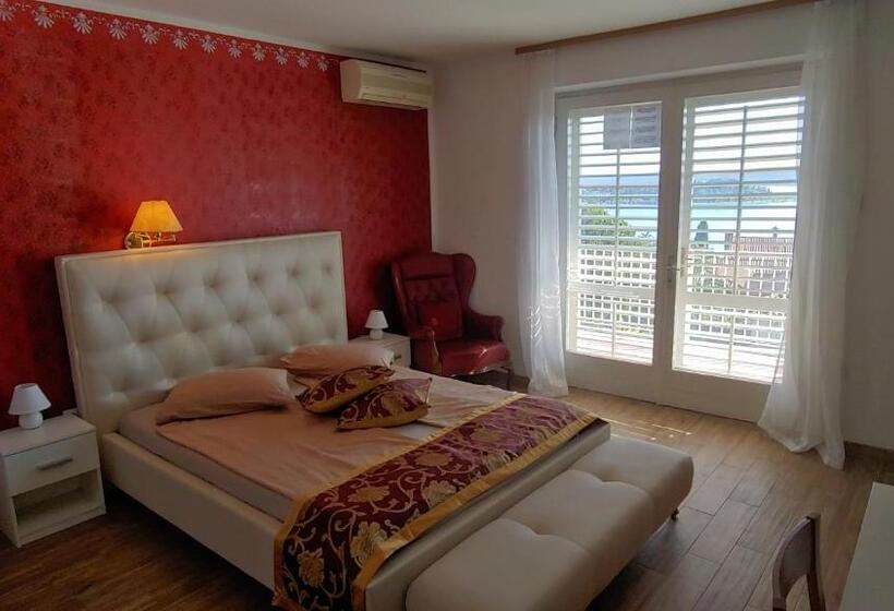 اتاق استاندارد با چشم‌انداز دریا, Villa Senegačnik
