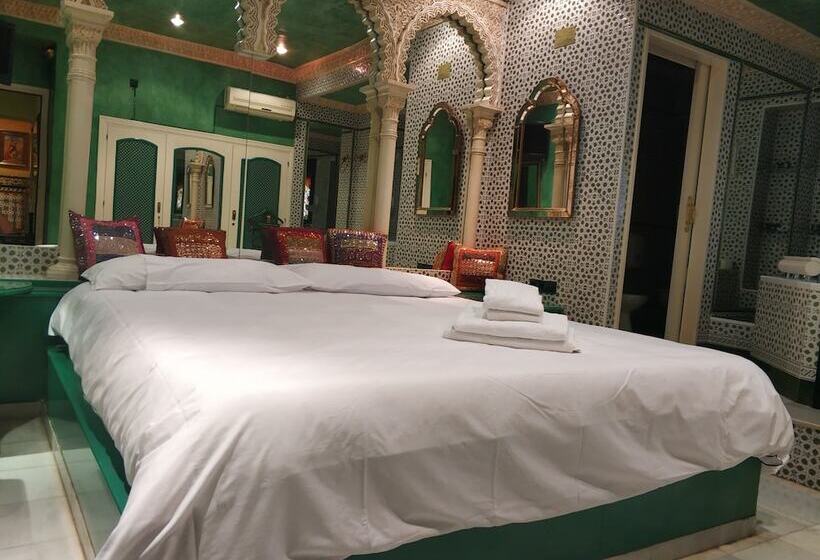اتاق استاندارد با وان آب گرم, Hostal Avenida Andalucia   Solo Adultos