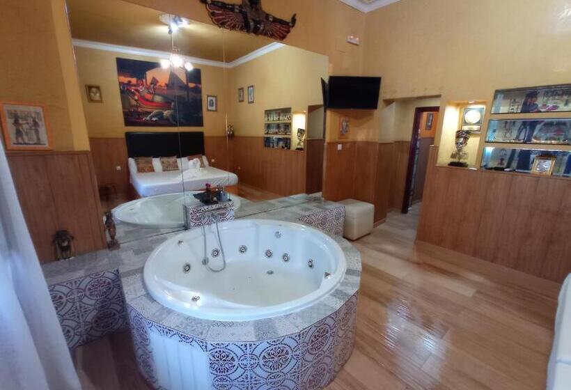 سوییت جونیور, Hostal Avenida Andalucia   Solo Adultos