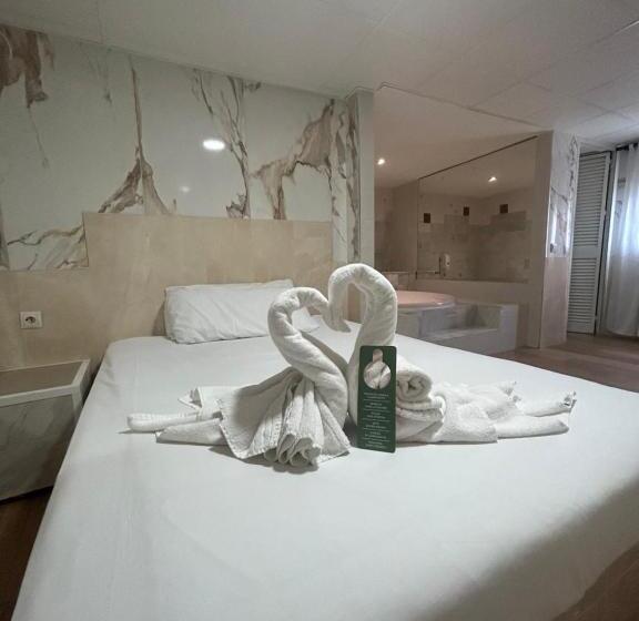 اتاق استاندارد با وان آب گرم, Hostal Avenida Andalucia   Solo Adultos