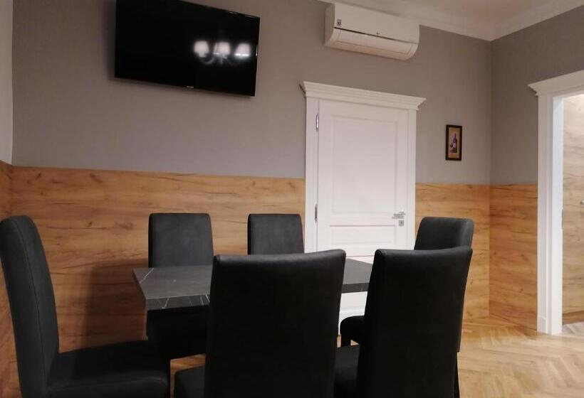 آپارتمان 1 خوابه با بالکن, Golden Star  Premium Apartments