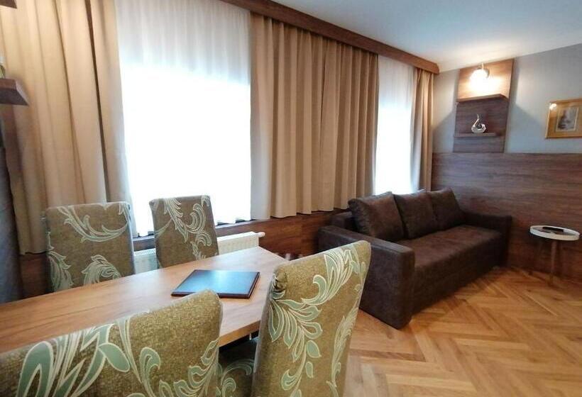 1 Bedroom Apartment City View, Golden Star  Premium Apartments