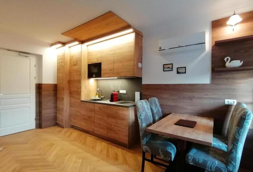 1 Bedroom Apartment City View, Golden Star  Premium Apartments