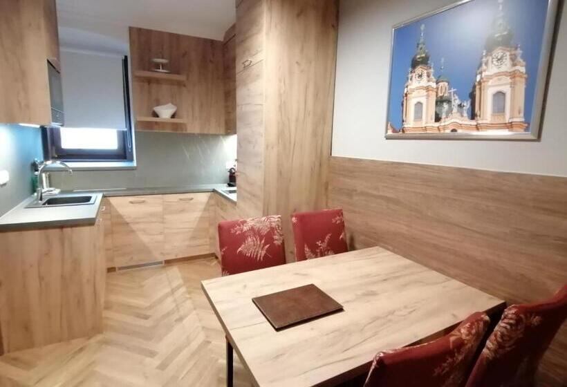 آپارتمان 1 خوابه اینتریور, Golden Star  Premium Apartments