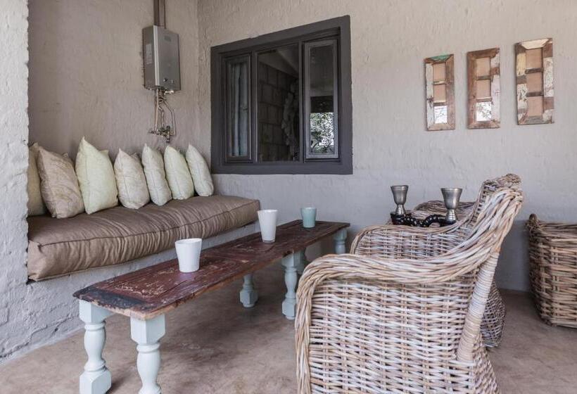 Люкс с Балконом, Veranda House Boutique Accommodation