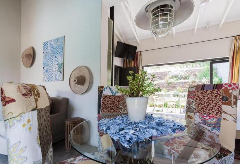 Люкс Вид на Бассейн, Veranda House Boutique Accommodation