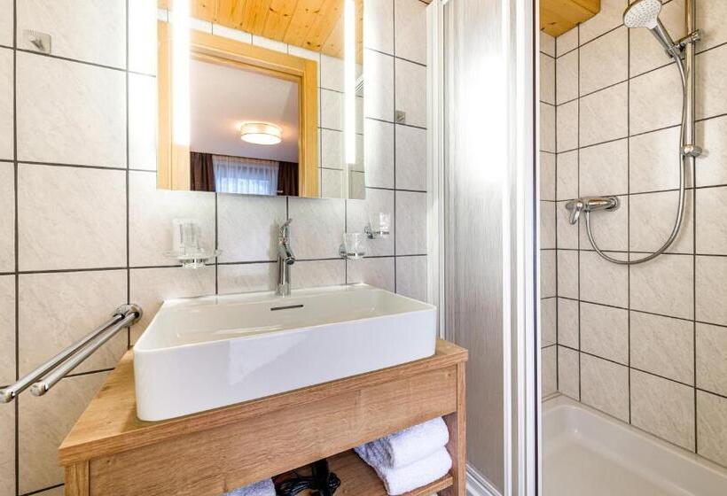 Четырехместный Номер Стандарт с Балконом, Landhaus Moosbrugger