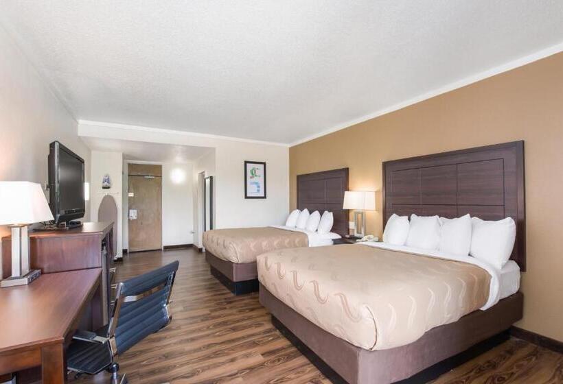Номер Стандарт 2 Двуспальные Кровати, Quality Inn