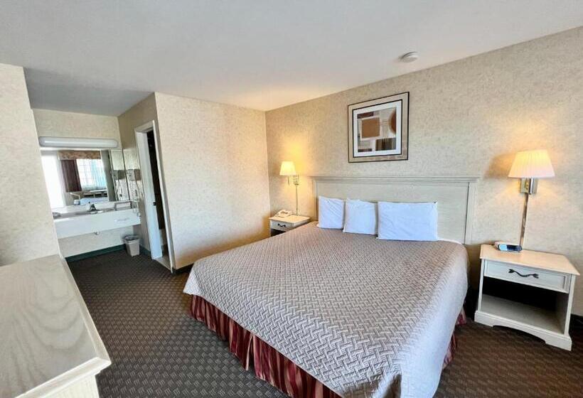 Номер Стандарт, Court Plaza Inn & Suites Of Mackinaw