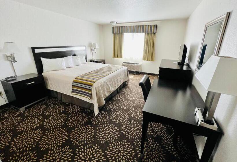 Номер Deluxe Кровать Кинг, Court Plaza Inn & Suites Of Mackinaw