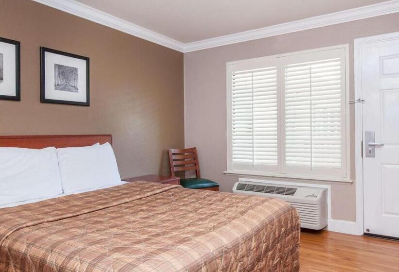 Номер Стандарт Адаптированный для Инвалидов, Days Inn By Wyndham San Francisco S/oyster Point Airport
