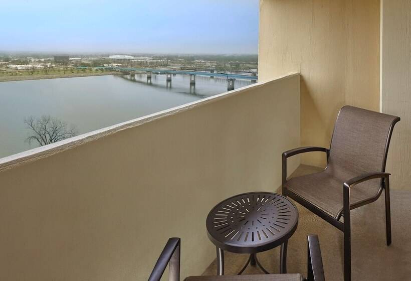 标准间带双人床, Doubletree By Hilton Little Rock