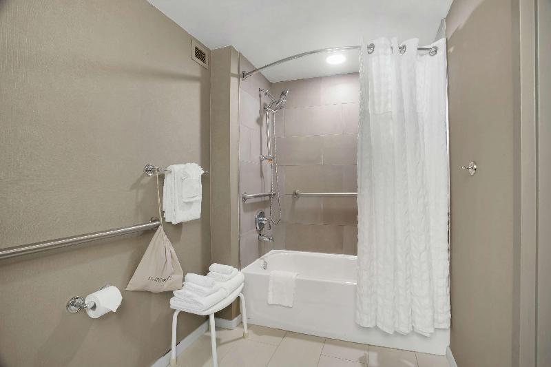 Люкс Кровать Кинг, Doubletree By Hilton Little Rock