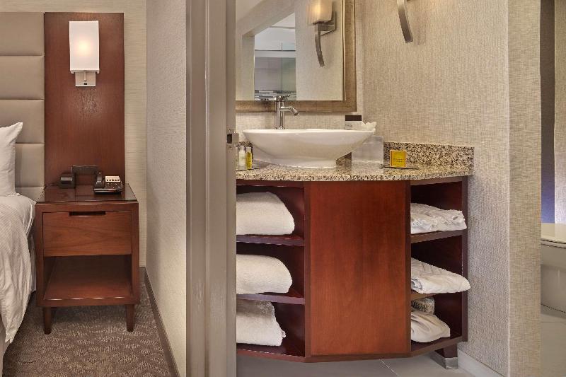 Люкс Кровать Кинг, Doubletree By Hilton Little Rock