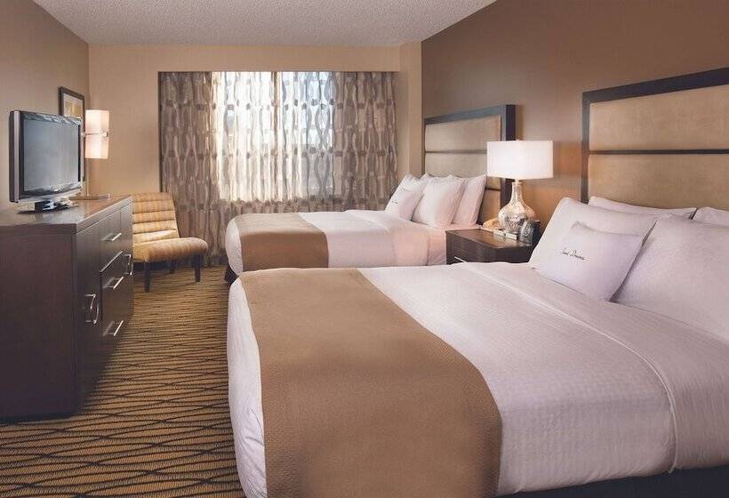 Люкс, Doubletree Suites By Hilton Austin Downtown Capitol