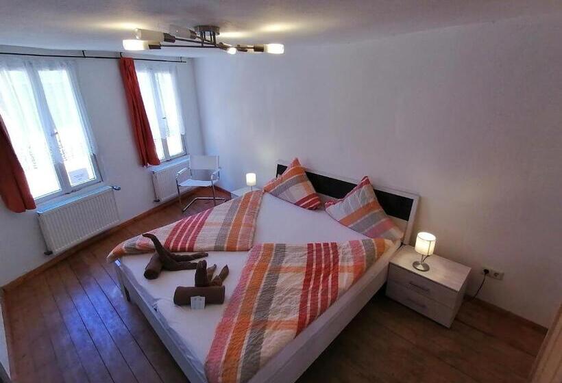 Семейный Номер, Gästehaus Pension Romantika