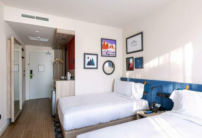 Номер Стандарт, Hampton By Hilton Alcobendas Madrid